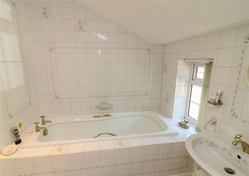 Bathroom (photo 2) at Larkspur Cottage, Huttoft