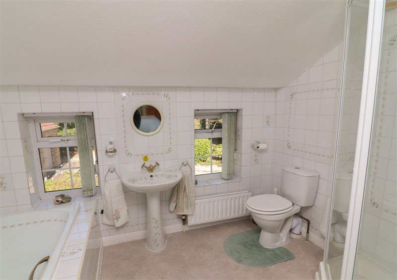 The bathroom (photo 2) at Larkspur Cottage, Huttoft