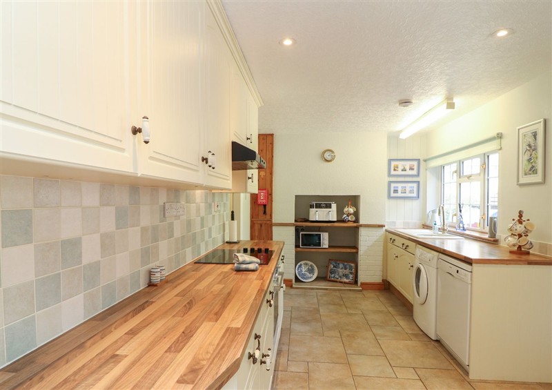 The kitchen (photo 2) at Larkspur Cottage, Huttoft