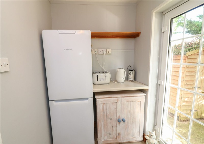 The kitchen (photo 4) at Larkspur Cottage, Huttoft
