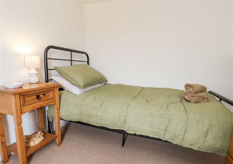 This is a bedroom (photo 4) at Launchers Cottage, Scarborough
