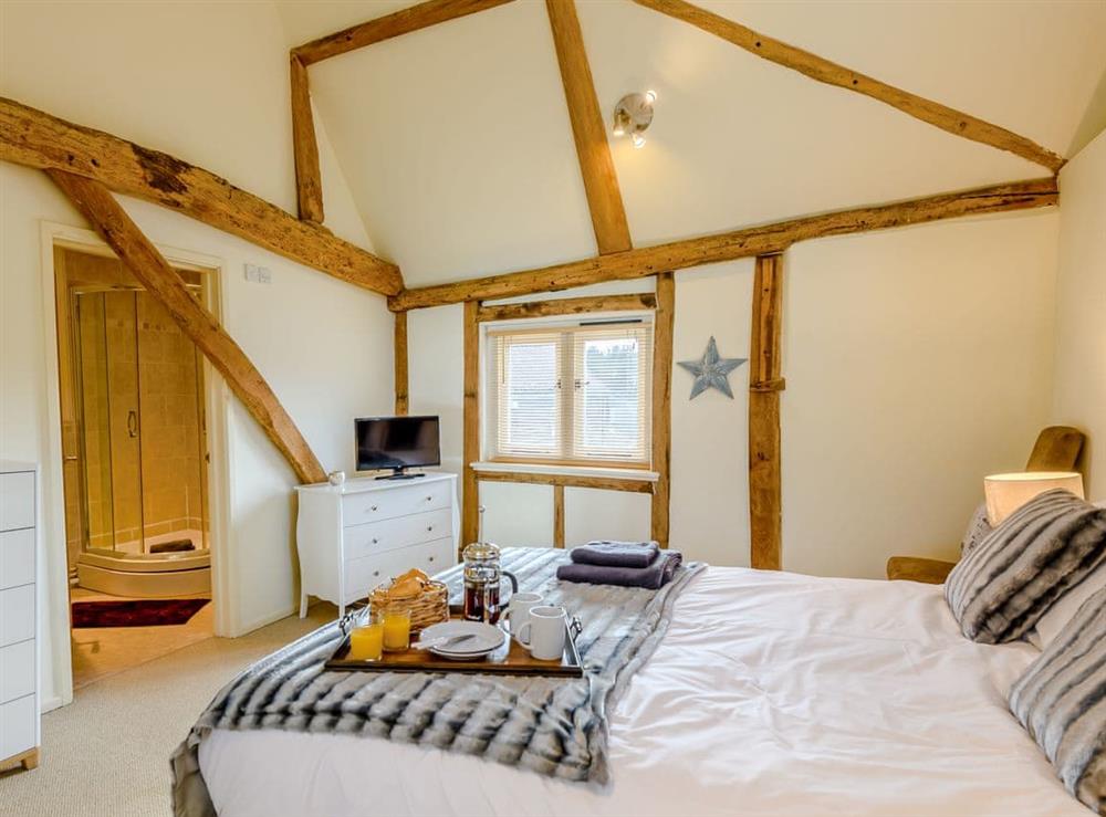 Large double bedroom with en-suite at Laurel Barn in Tacolneston, near Wymondham, Norfolk