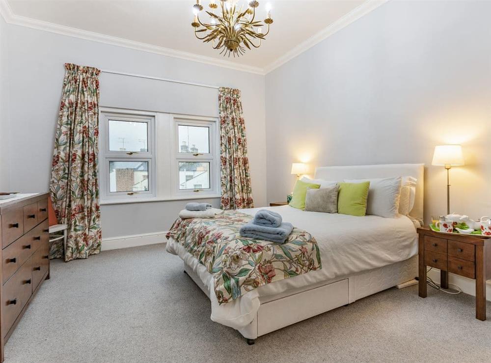 Double bedroom (photo 2) at Laurel Villa in Cheltenham, near Gloucester, Gloucestershire