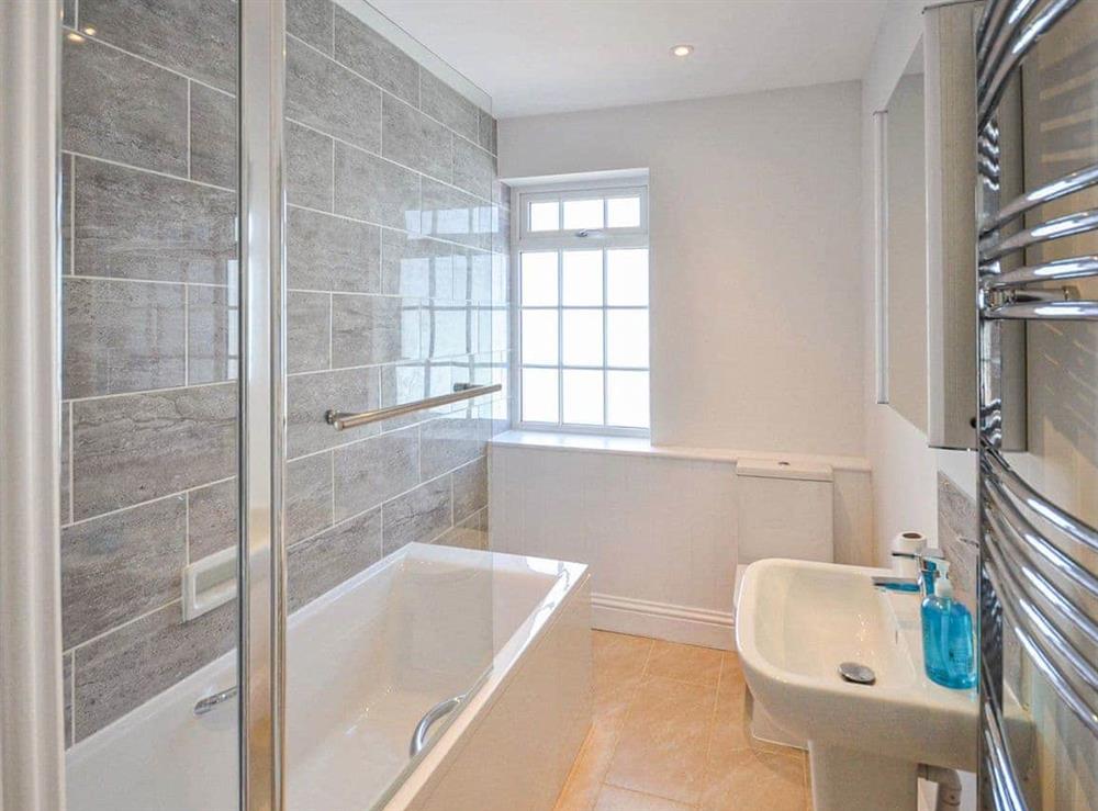 Family bathroom first floor at Lavausa in St Mawes, Cornwall