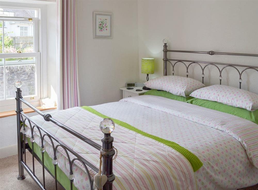 Cosy and romantic double bedroom at Lavender Cottage in Buckfastleigh, Devon