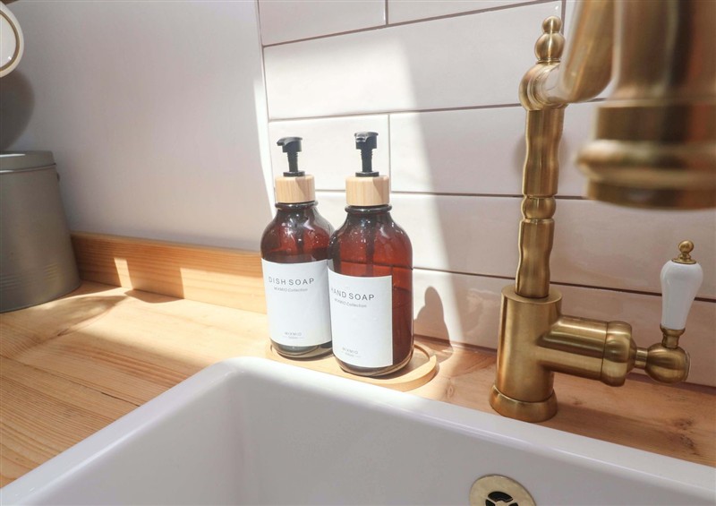 The bathroom at Lavender Cottage, Lower Porkellis near Helston