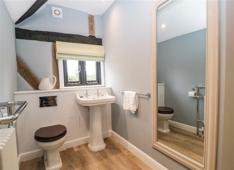 Bathroom at Lavender Cottage, Madresfield near Malvern