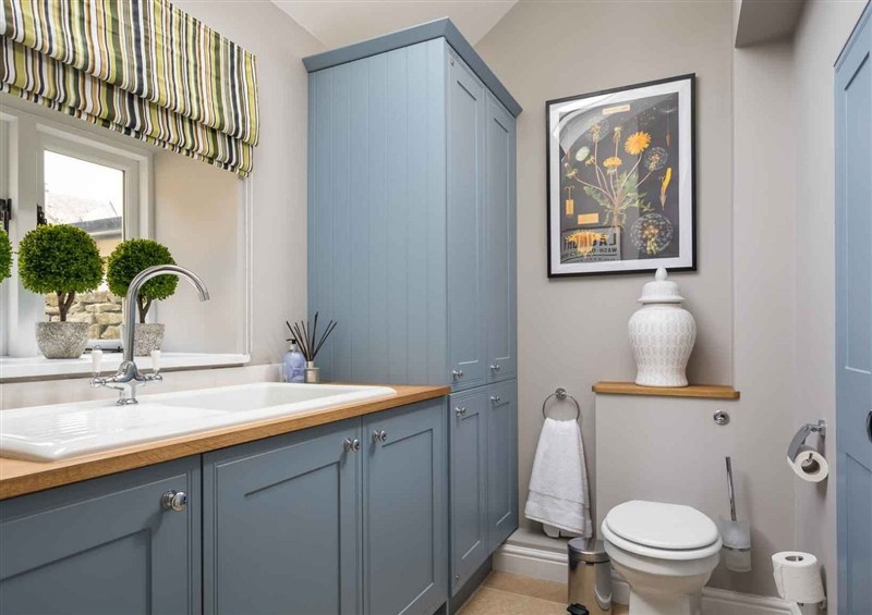 Bathroom at Lavender Cottage (Stow-on-the-Wold), Stow-On-The-Wold