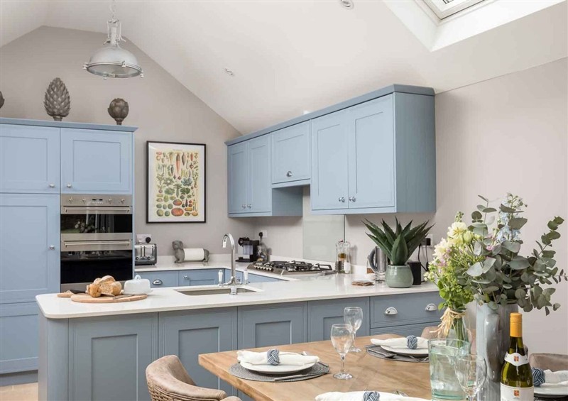 This is the kitchen at Lavender Cottage (Stow-on-the-Wold), Stow-On-The-Wold