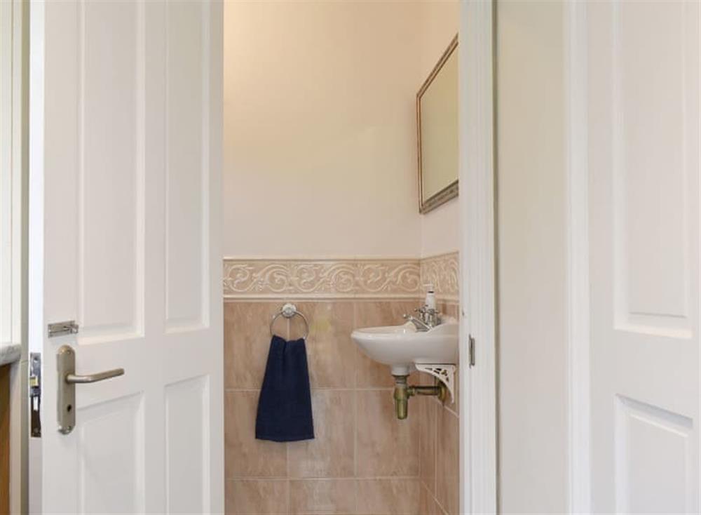Ground floor WC at Lavender Cottage in Winterton-on-Sea, near Great Yarmouth, Norfolk
