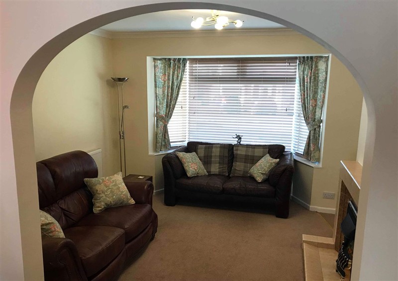 Relax in the living area at Lavender Harmony House, Swindon