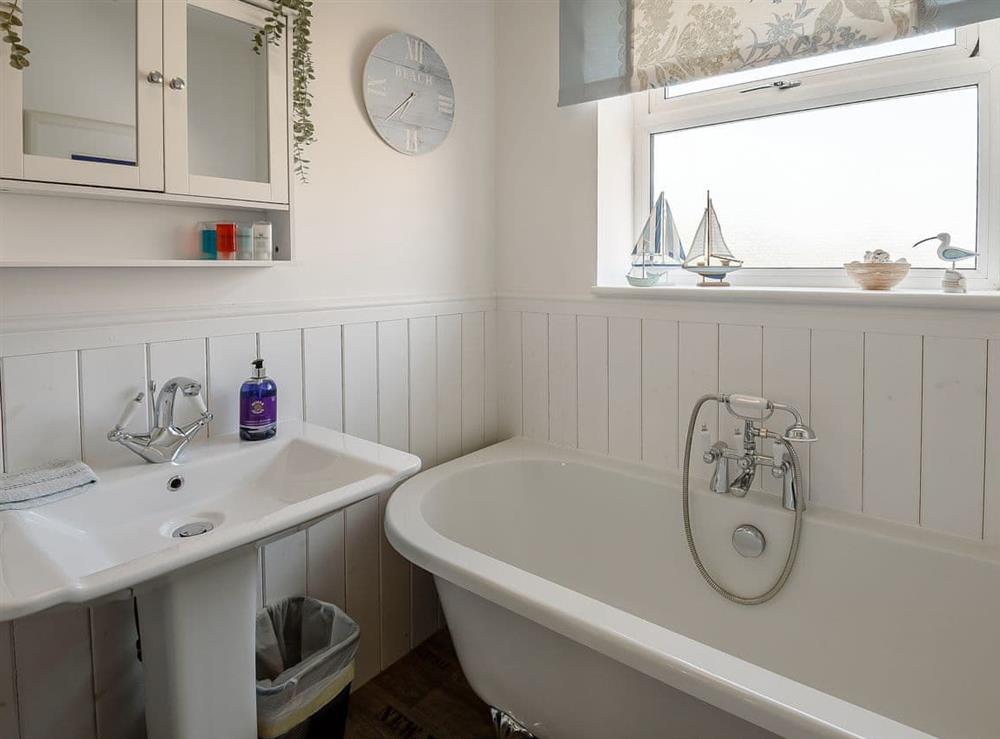 Bathroom (photo 2) at Lavender House in Edwinstowe, Nottinghamshire