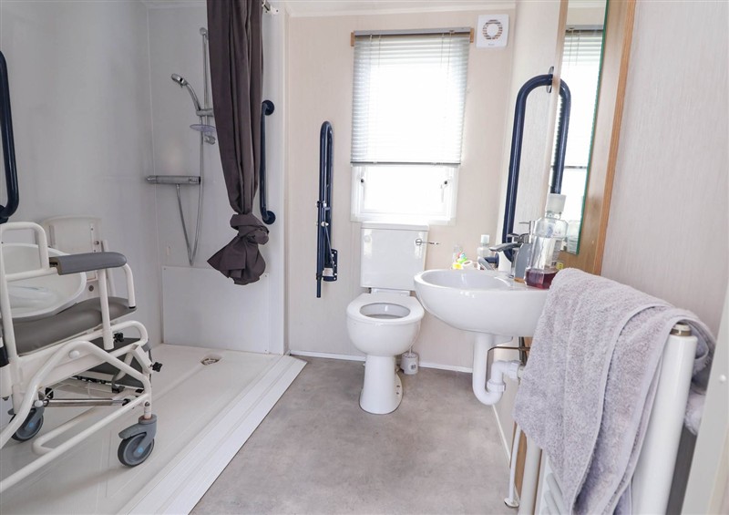Bathroom at Lawi39, Towyn