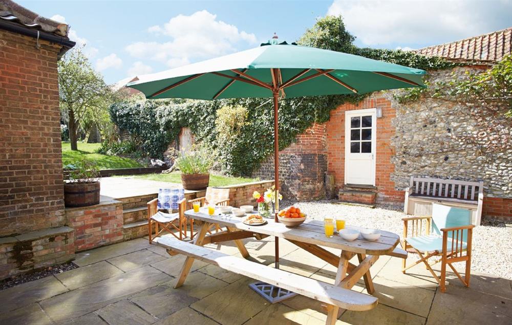 Patio with garden furniture at Laylands, Wells-next-the-Sea