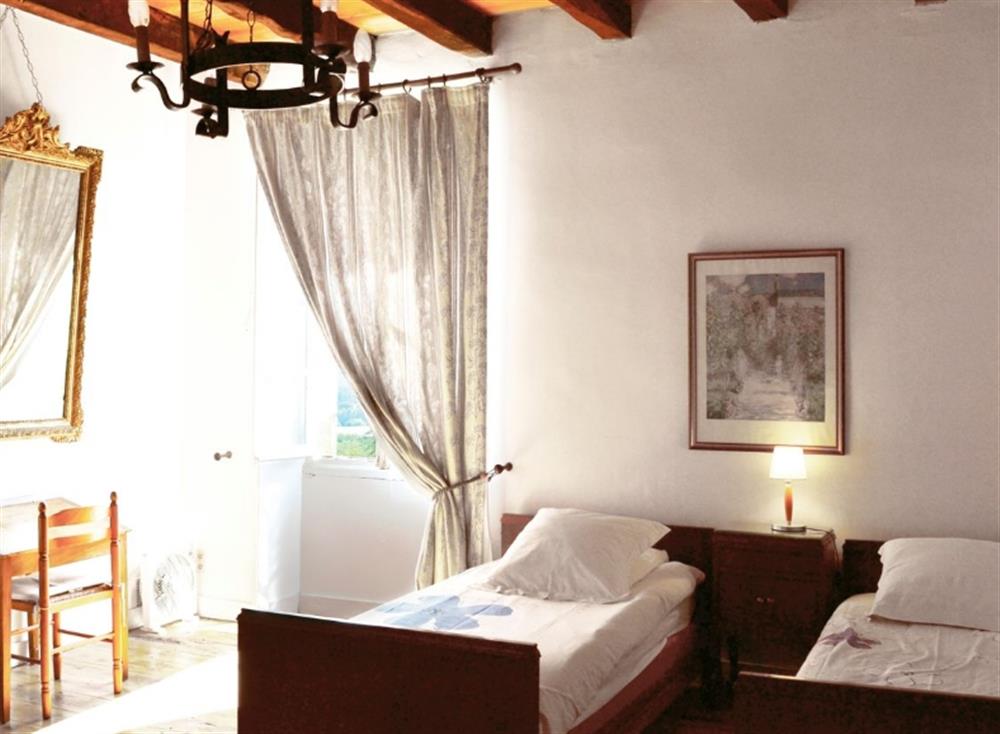 Twin bedroom
