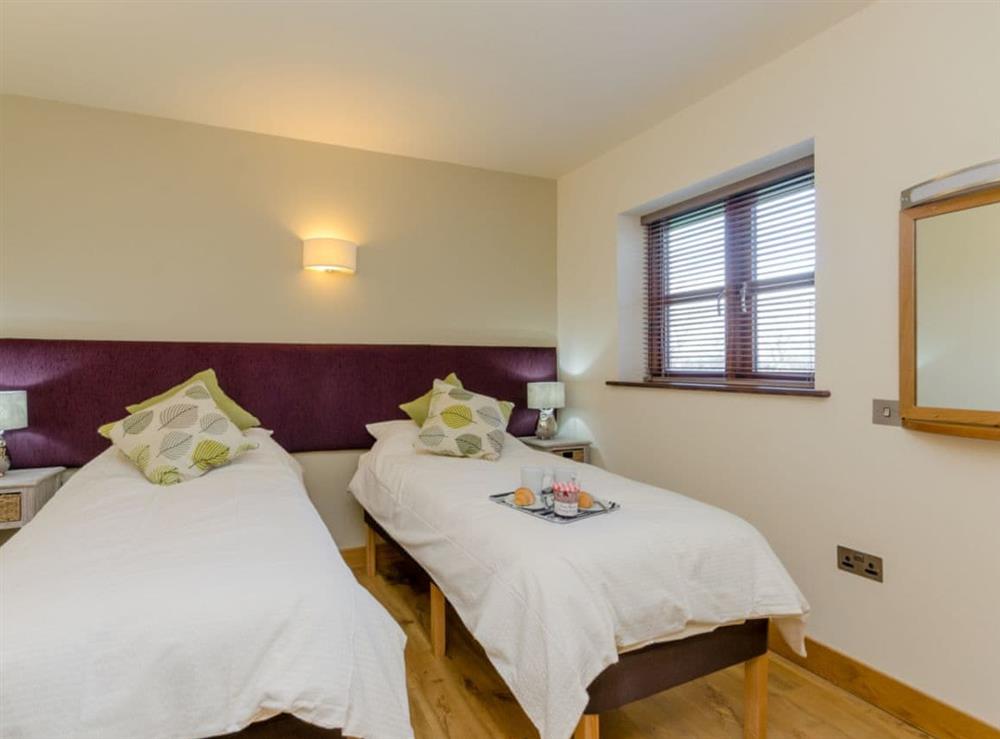 Twin bedroom at Tawny Cottage, 