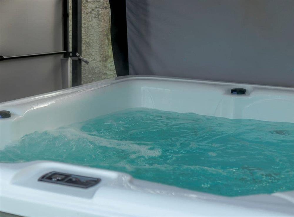 Hot tub (photo 2) at Leadburn in Penicuik, Edinburgh, Midlothian