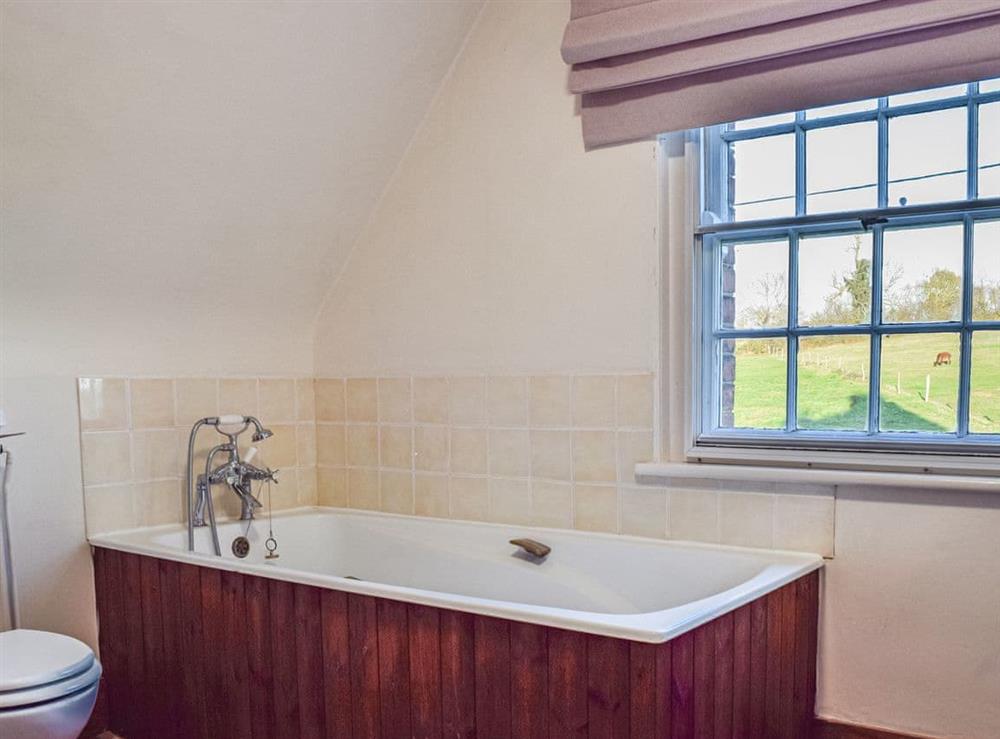 Bathroom at Leadenporch Farm Cottage in Deddington, Oxfordshire