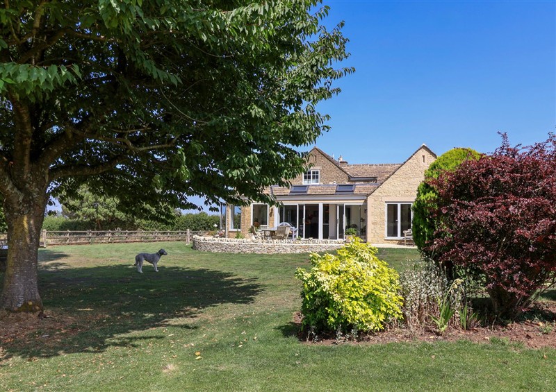 Enjoy the garden at Leafield Cottage, Brockworth
