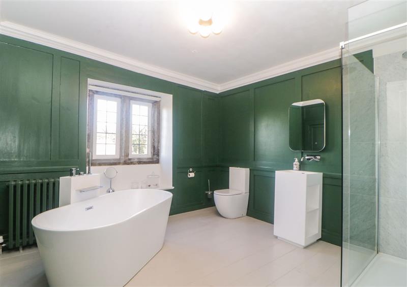 The bathroom at Leat House at Sortridge Manor, Horrabridge