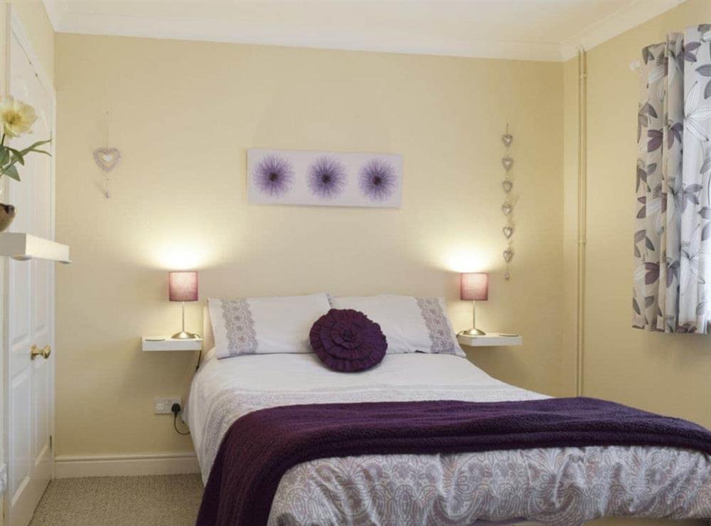 Relaxing double bedroom at Lenas Lodge in Camer’s Green, Berrow, near Malvern, Worcestershire