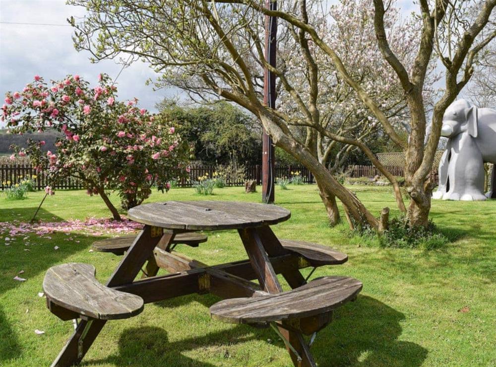 Sitting-out-area at Lenas Lodge in Camer’s Green, Berrow, near Malvern, Worcestershire