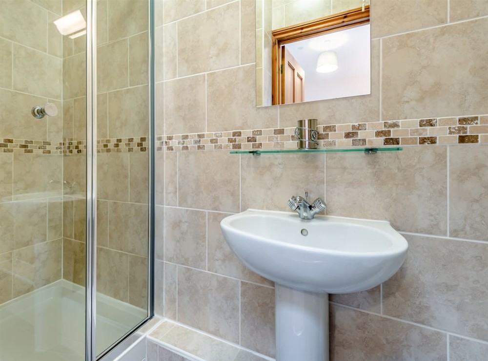 En-suite (photo 4) at Leopold in Blandford Forum, Dorset