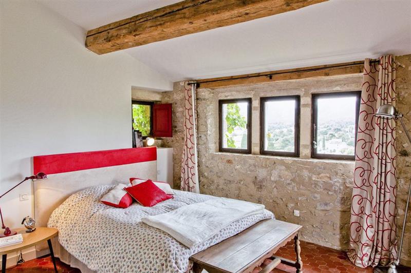 Double bedroom at Les Alpilles, Avignon, France