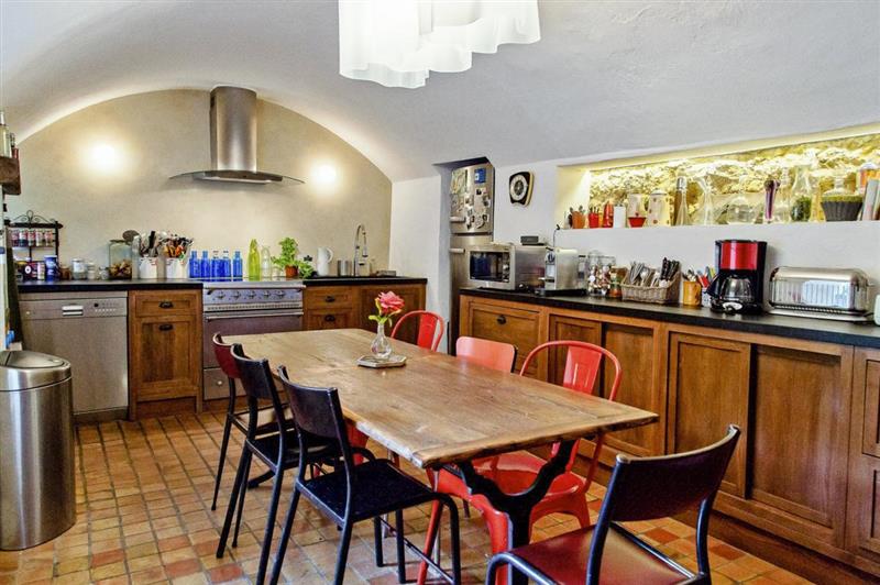 The kitchen and dining area at Les Alpilles, Avignon, France