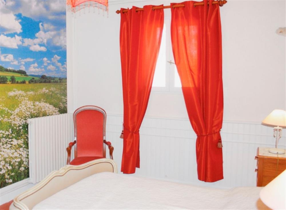 Double bedroom (photo 2) at Les Jangoulies in Cubjac, Dordogne, France