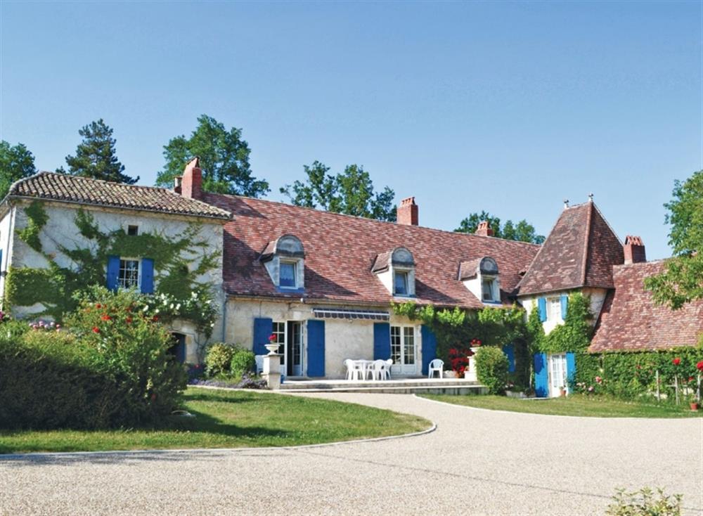 Exterior at Les Jangoulies in Cubjac, Dordogne, France