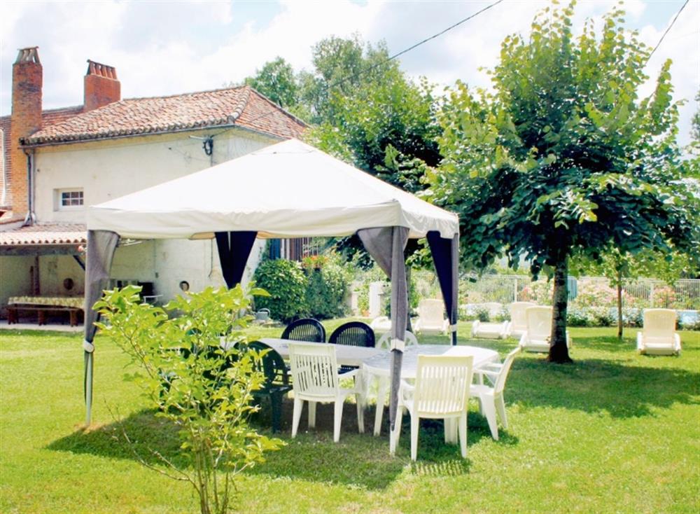 Garden at Les Jangoulies in Cubjac, Dordogne, France