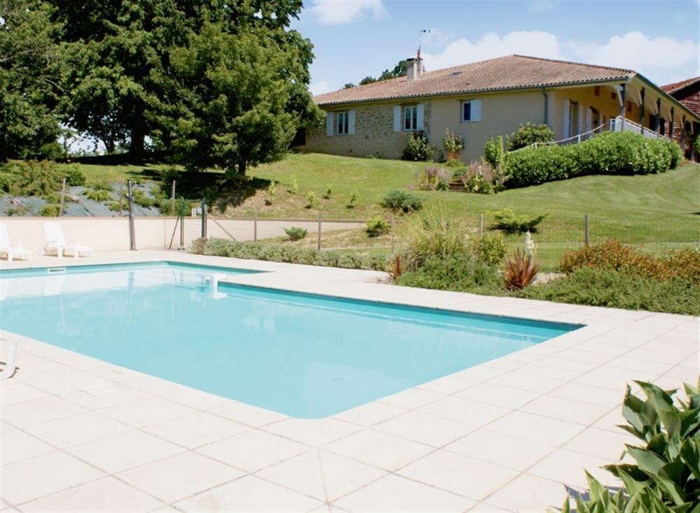 Swimming pool (photo 2) at Les Marronniers in Bourgougnague, Lot-et-Garonne, France