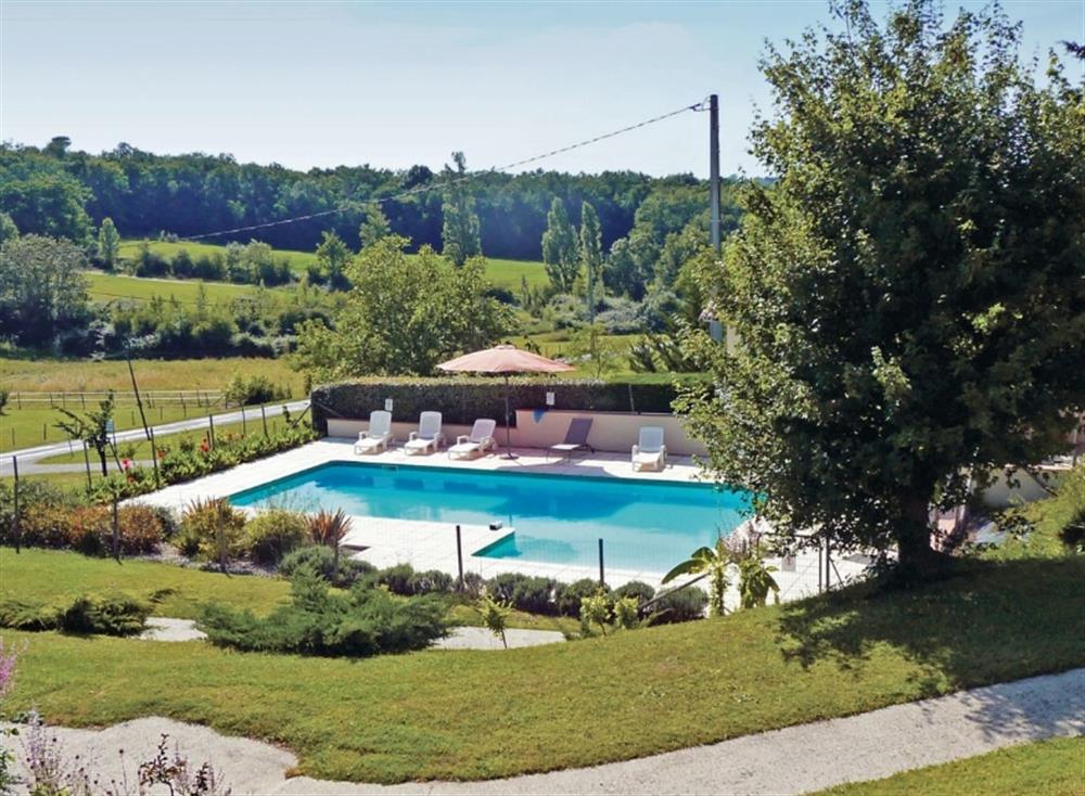 Swimming pool (photo 3) at Les Marronniers in Bourgougnague, Lot-et-Garonne, France