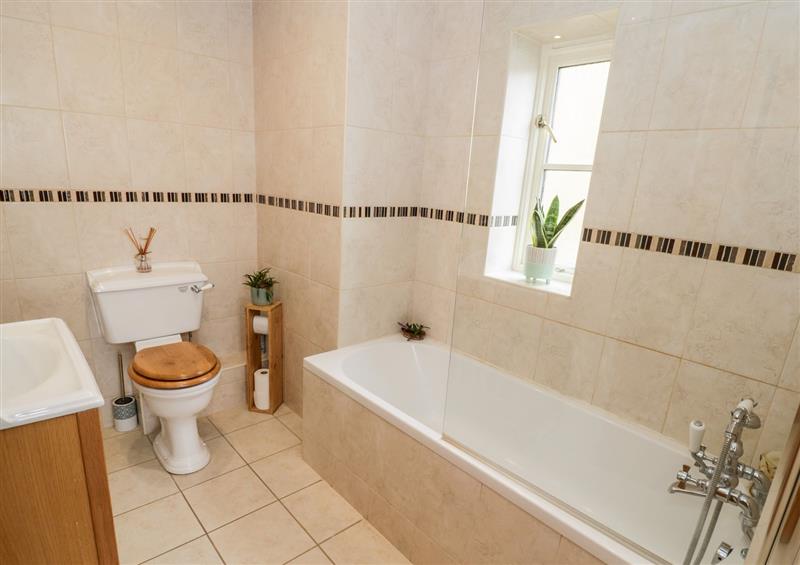 The bathroom at Levant House, Stow-On-The-Wold