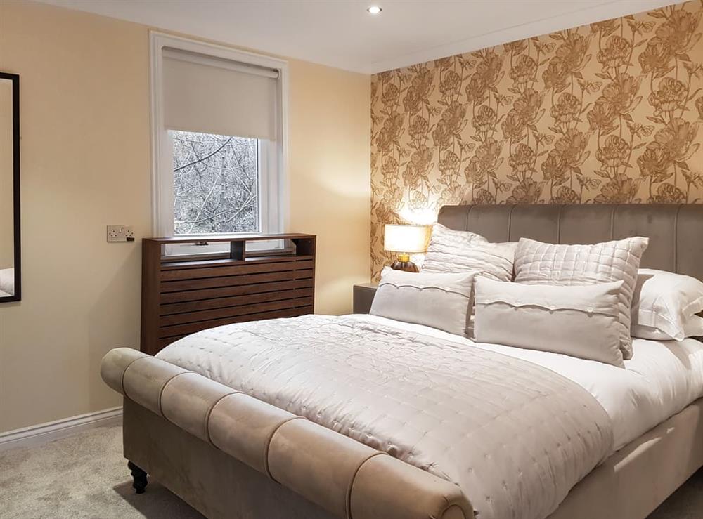 Double bedroom at Leven Lodge 1 in Loch Lomond, Dumbartonshire