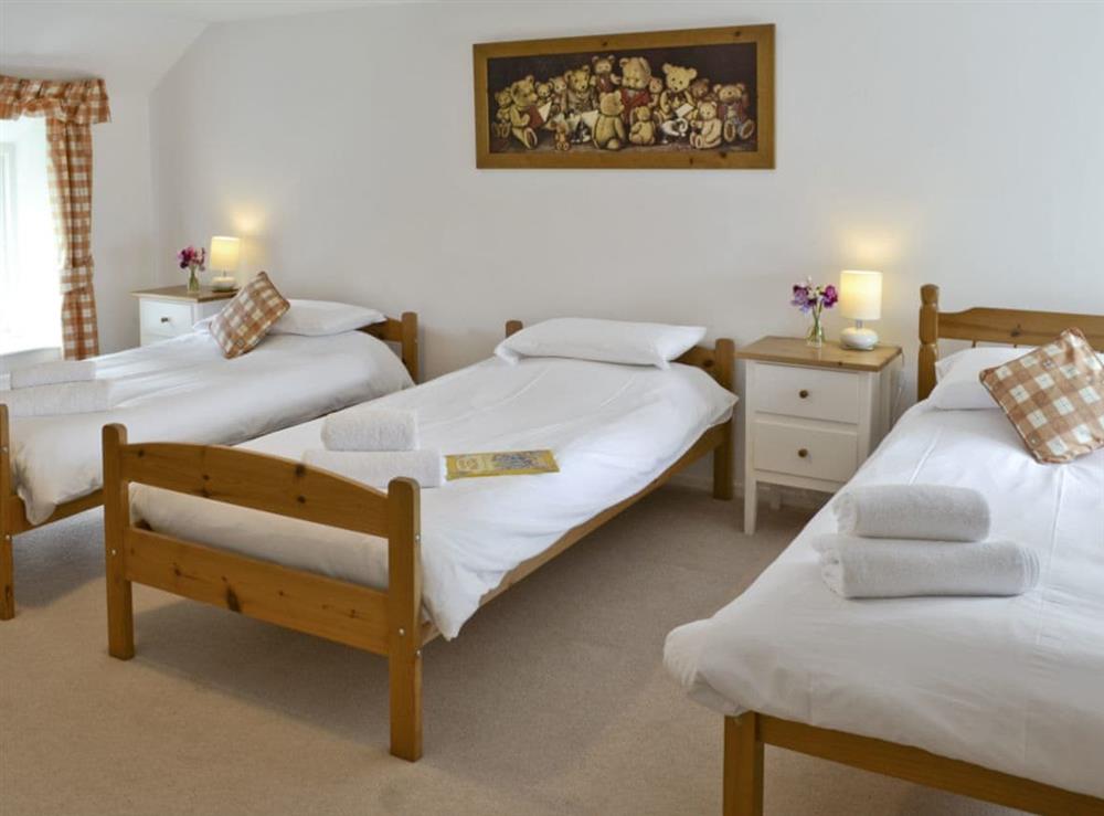 Airy triple bedroom at Badgers House, 