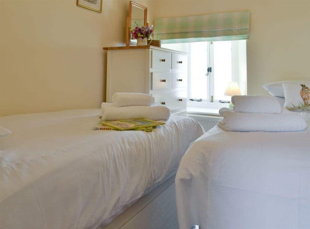 Peaceful twin bedroom at Mole End, 
