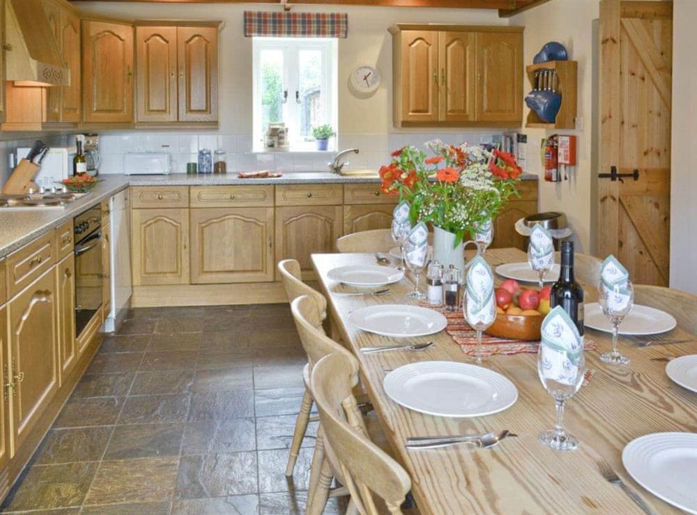 Well-equipped fitted kitchen/diner at Mole End, 