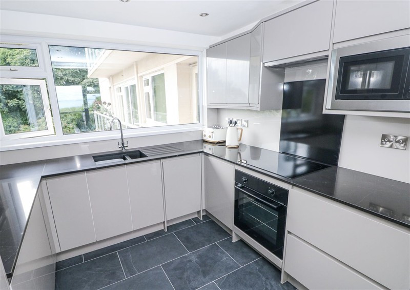 The kitchen at Lifeboat Lookout, Tenby