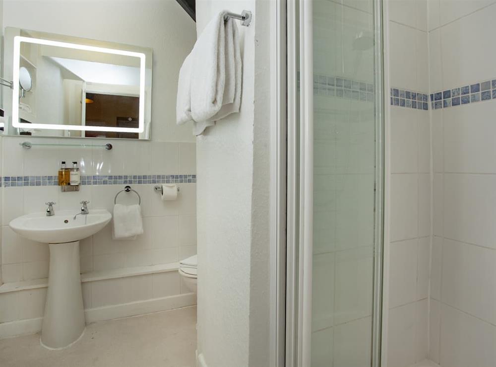 En-suite at Yew Apartment, 