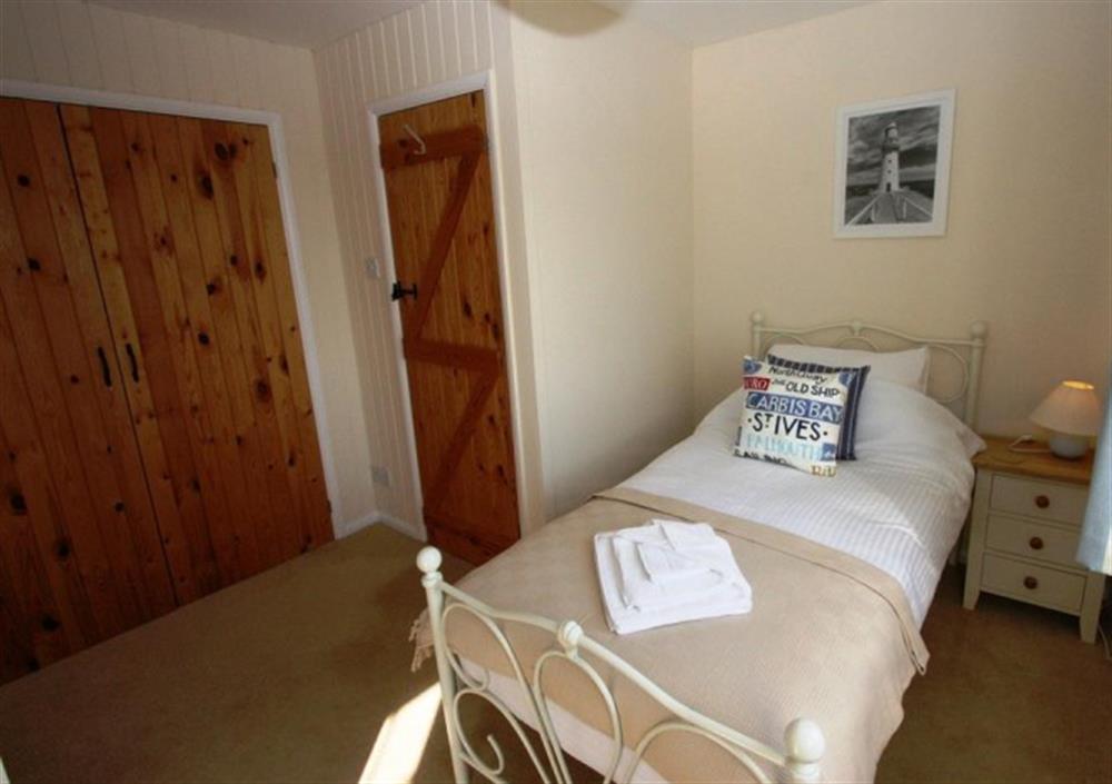 Single bedroom at Lighthouse Cottage in Trevarrian