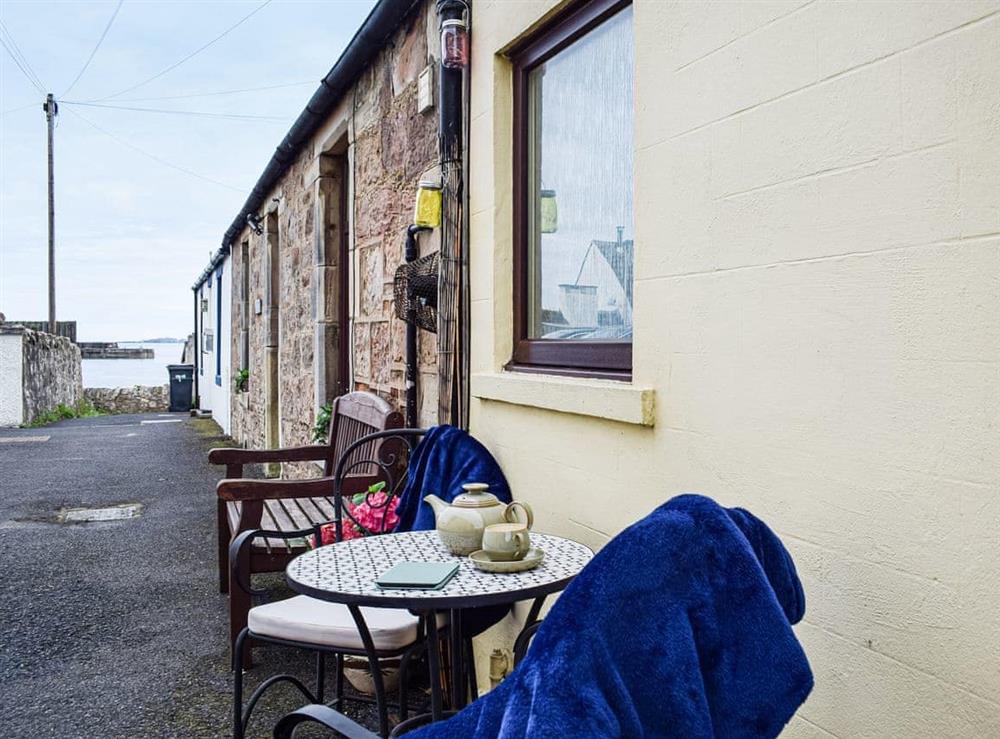 Sitting-out-area at Lightkeepers Rest in Anstruther, Fife