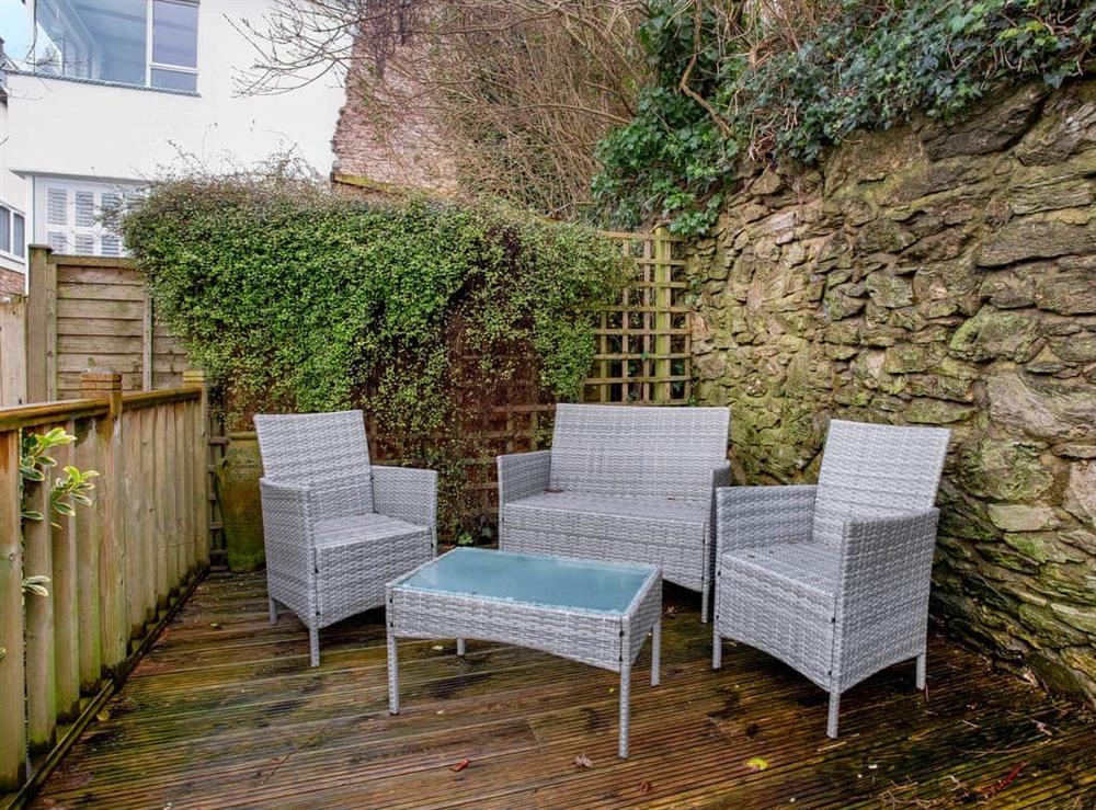 Sitting-out-area at Lilac Cottage in Brixham, Devon