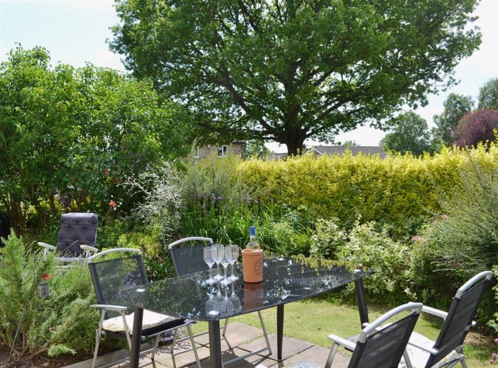 Sitting-out-area at Lilac Cottage in Leyburn, North Yorkshire