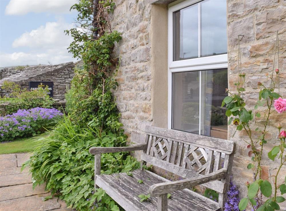 Sitting-out-area at Lilac Cottage in Richmond, North Yorkshire