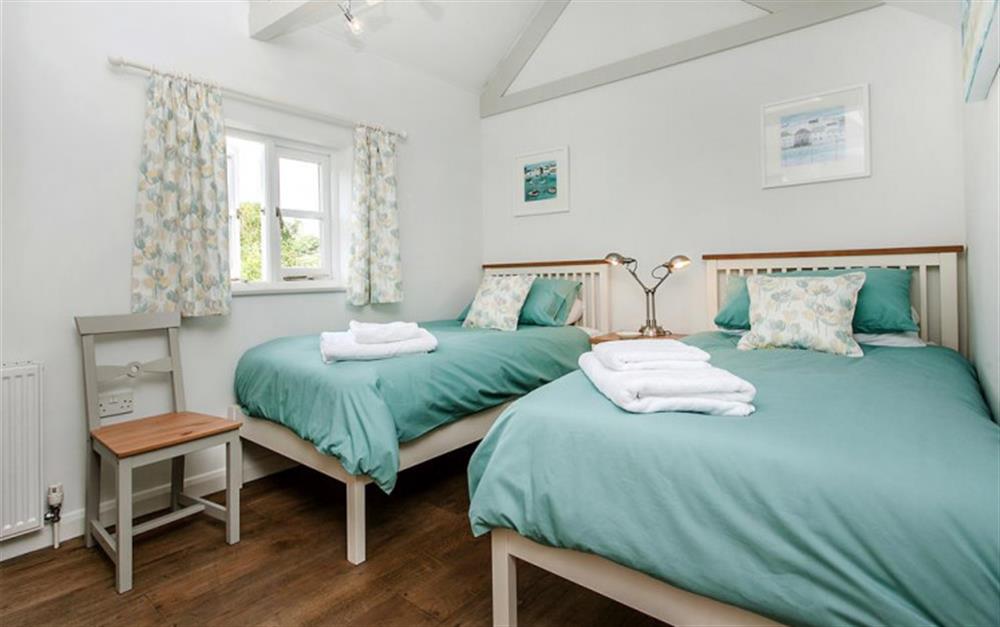 Light and bright twin bedroom. at Lilac Cottage in South Pool