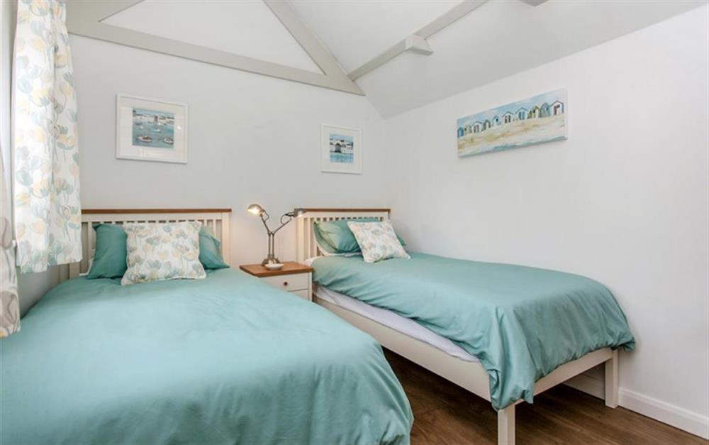 Well presented twin bedroom. at Lilac Cottage in South Pool