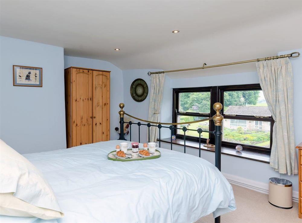 Comfortable double bedroom at Lillegarth in Bradwell, Derbyshire