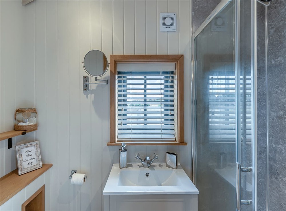 Bathroom (photo 3) at Lillies Shepherd Hut in Nottingham, Leicestershire
